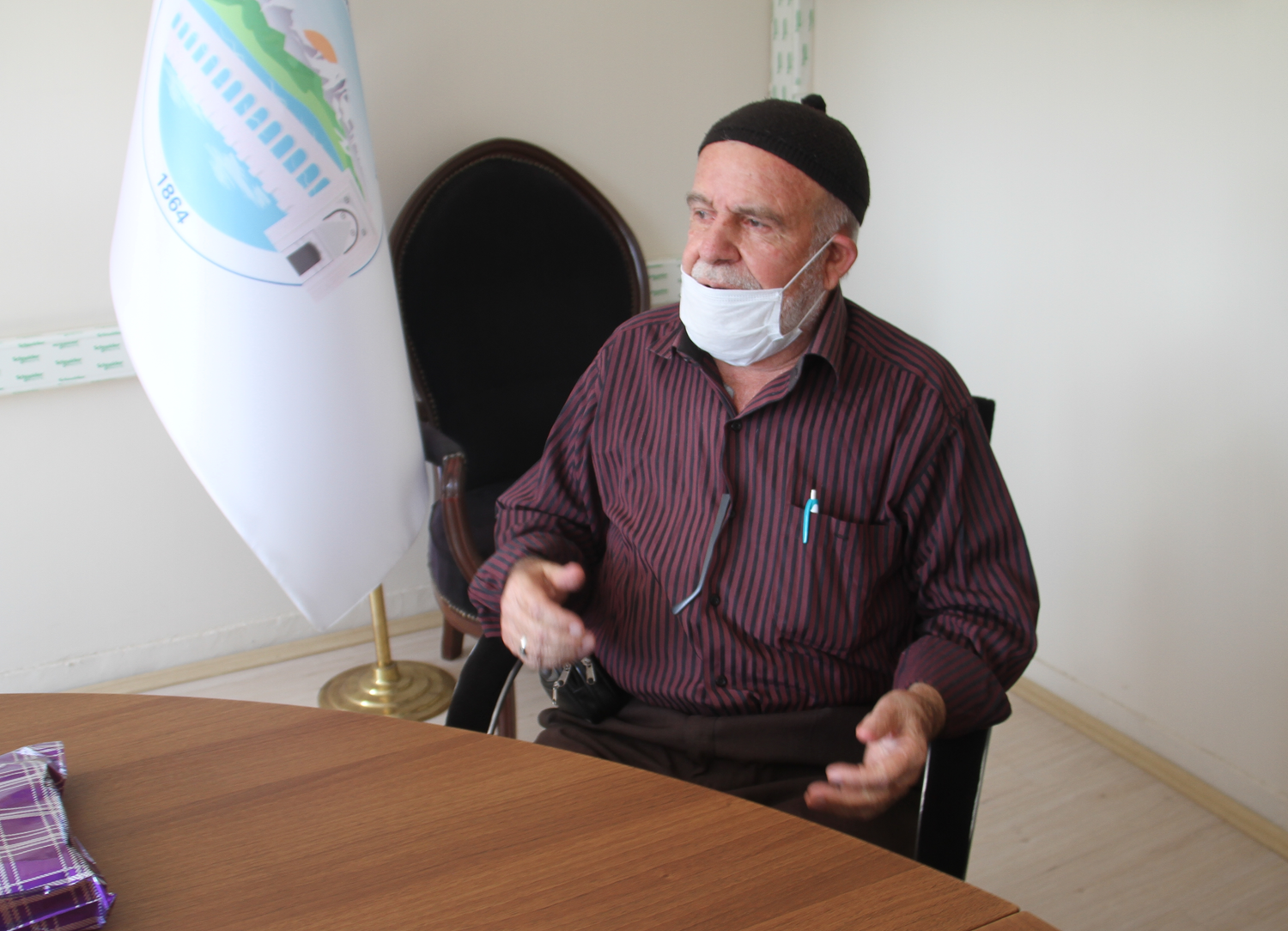 71 ya��ndaki Hasan dede emekli maa��n�  ihtiya� sahibi bir k�z ��renciye tablet al�nmas� i�in ba���lad�