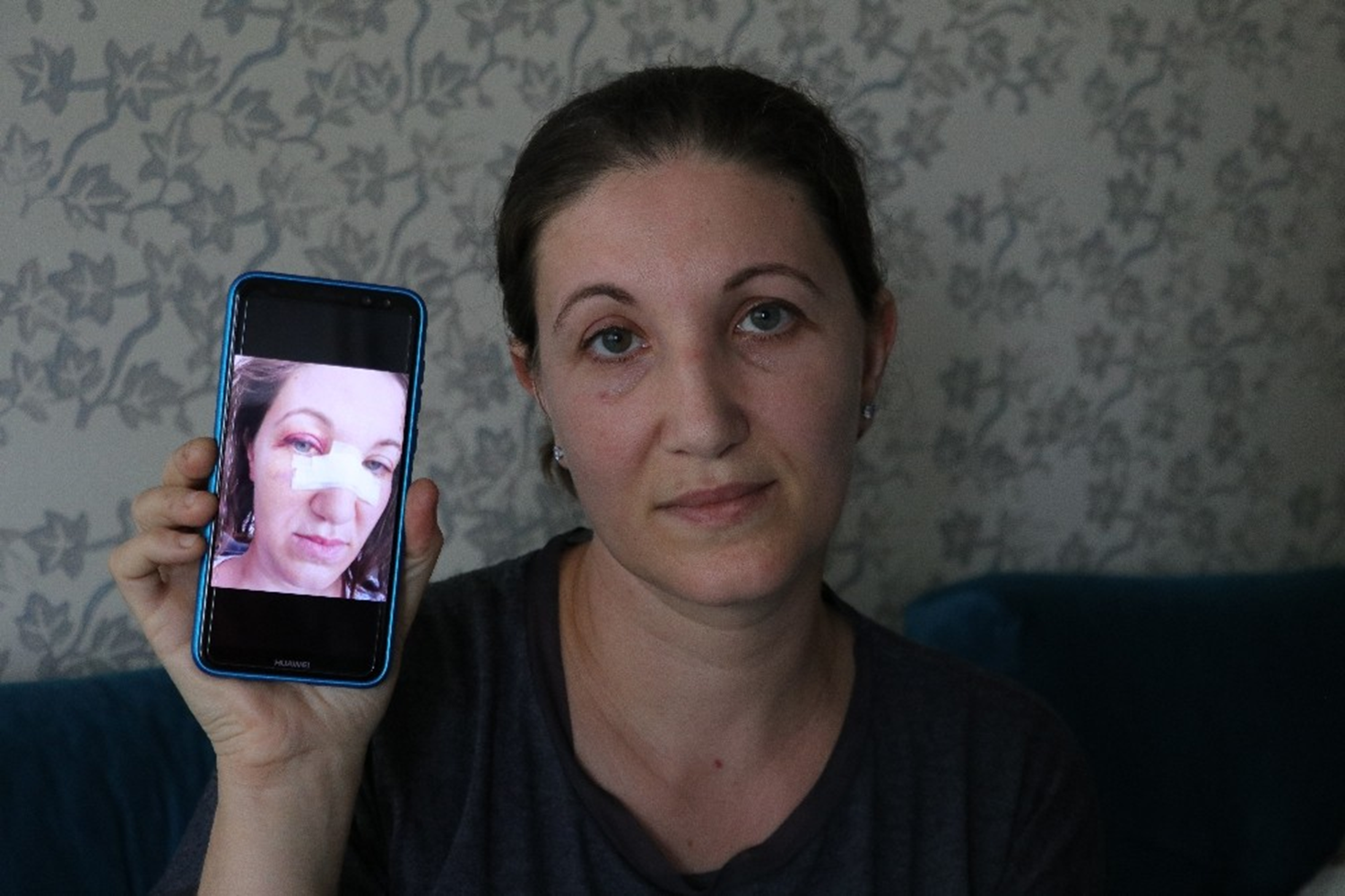 Gelinlik kiralayan �ift sat�� dan��man�na deh�eti ya�att�!