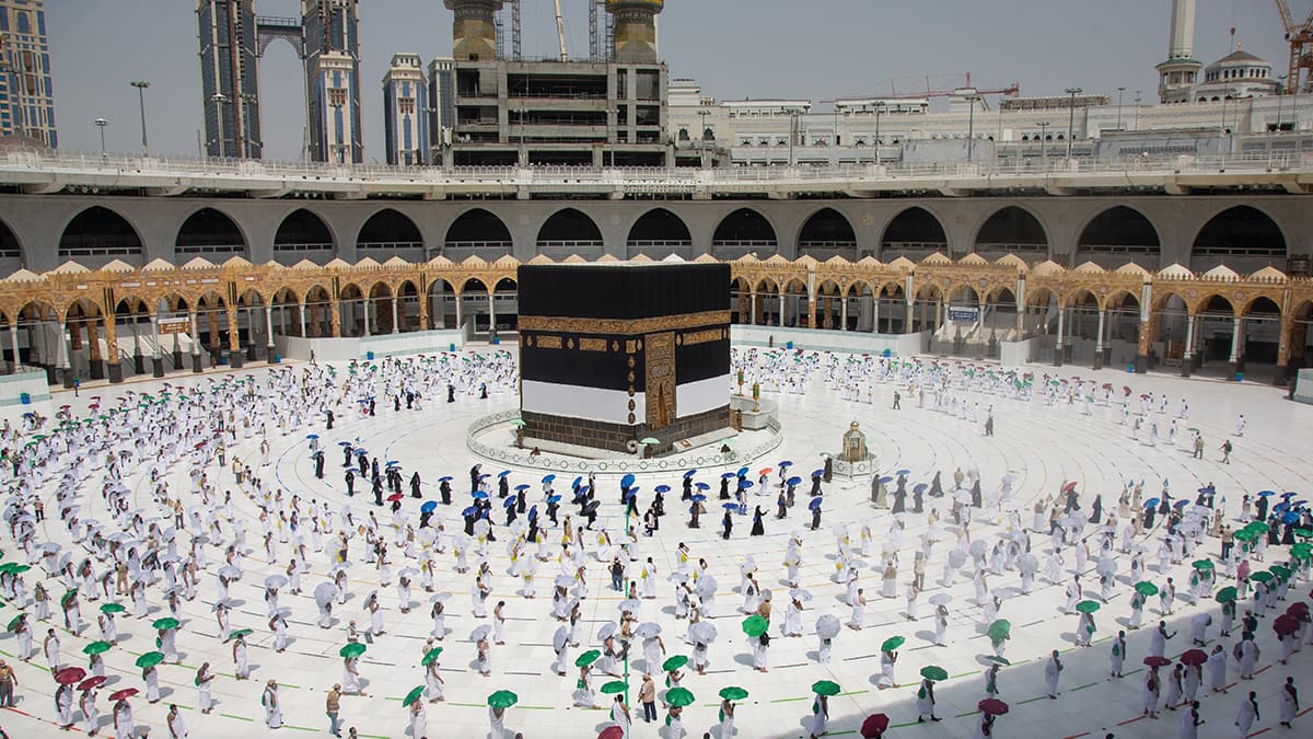 Yeniden balayacak olan umre ziyareti iin alnan tedbirler akland