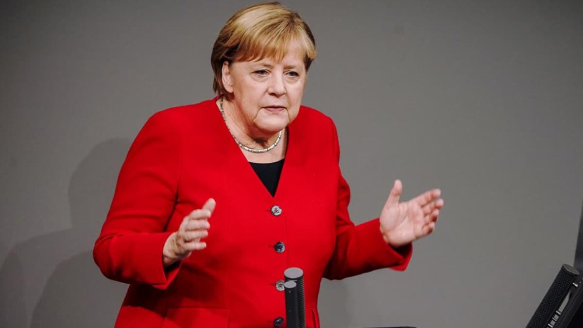 Merkel alt�n� �izdi: Bir�ok �nemli konu T�rkiye ile i� birli�ine ba�l�