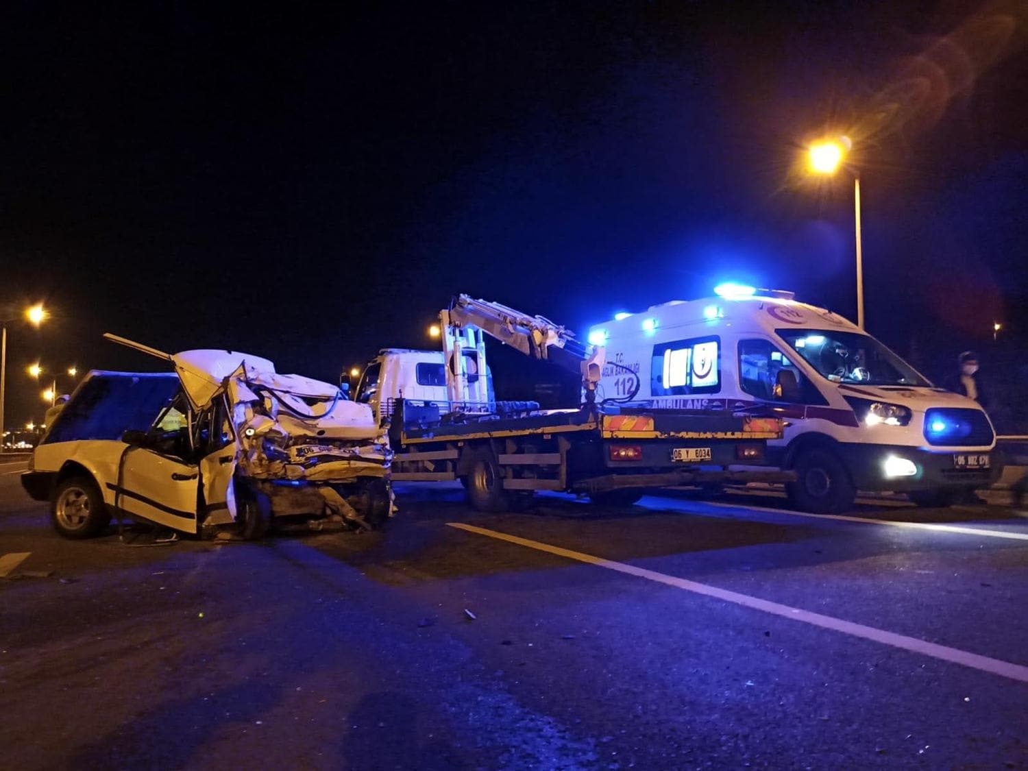 Ankara'da feci kaza: 2 �l�