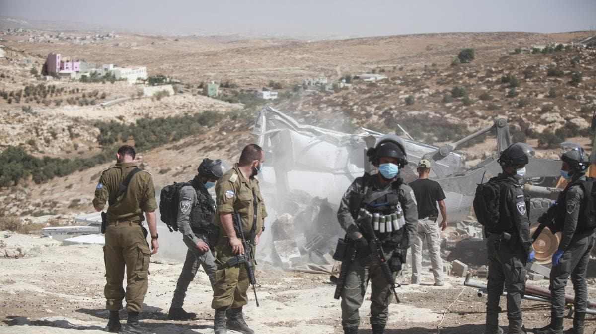 galci srail askerleri Filistinli halkn evlerini ykmaya devam ediyor