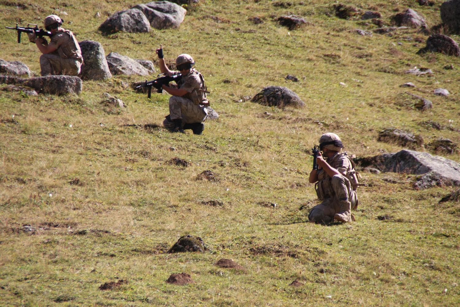 Komando timleri Karadeniz'de ku� u�urtmuyor