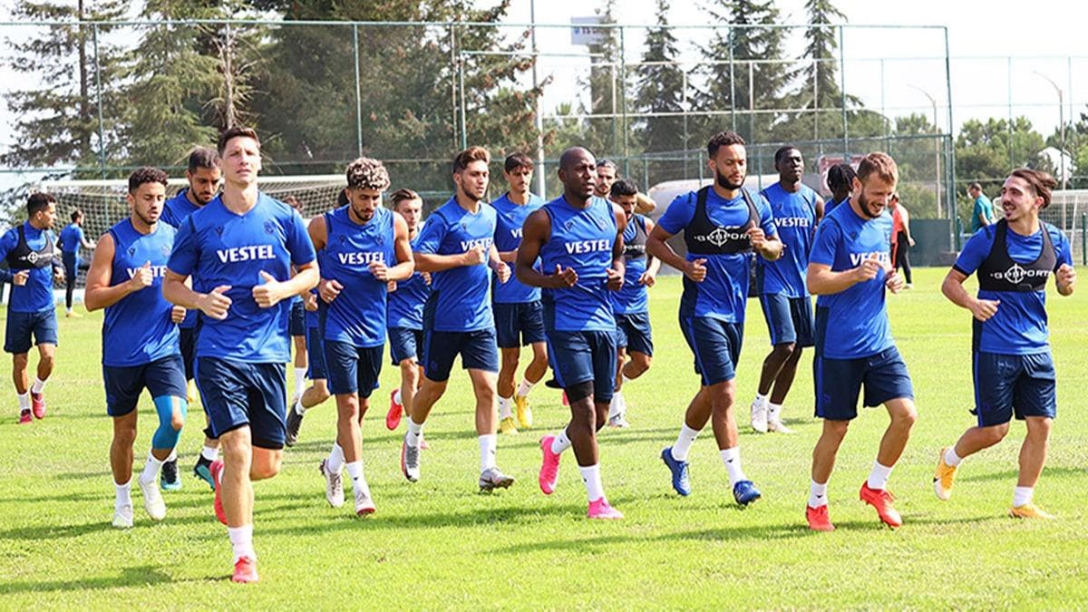 Trabzonspor'da Ekuban ve Pereira dnyor