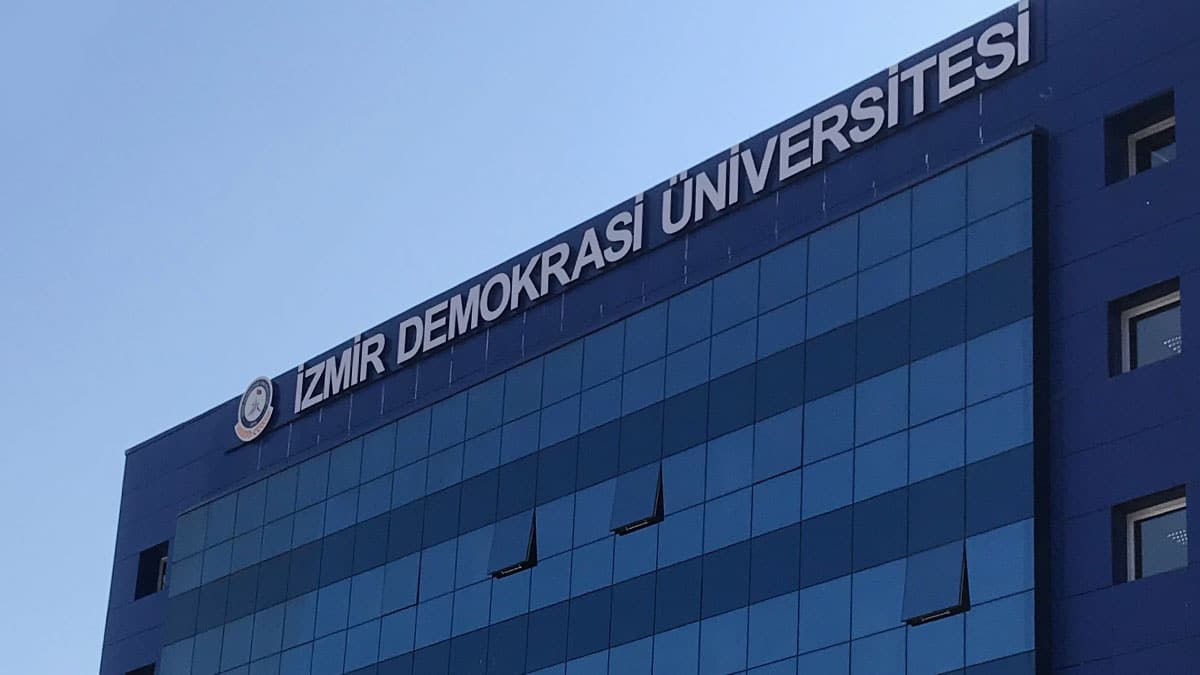 �zmir Demokrasi �niversitesi devlet mi, �zel mi?