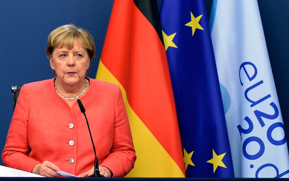 Merkel'den T�rkiye a��klamas�