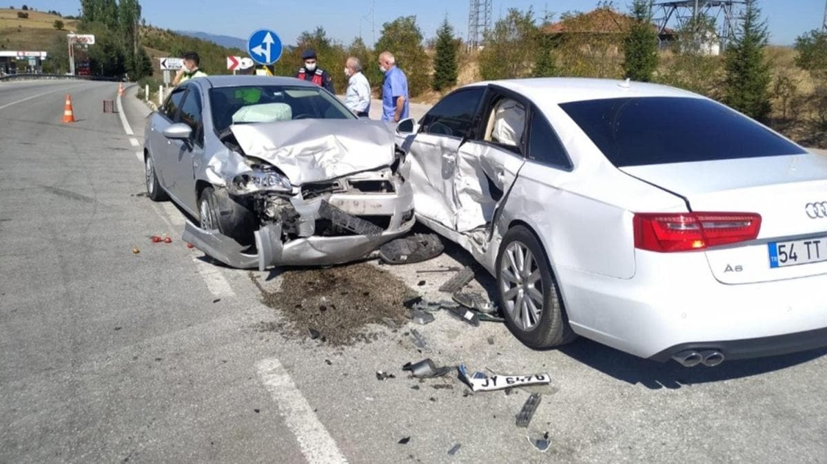 Karabk'te trafik kazas: 3 yaral