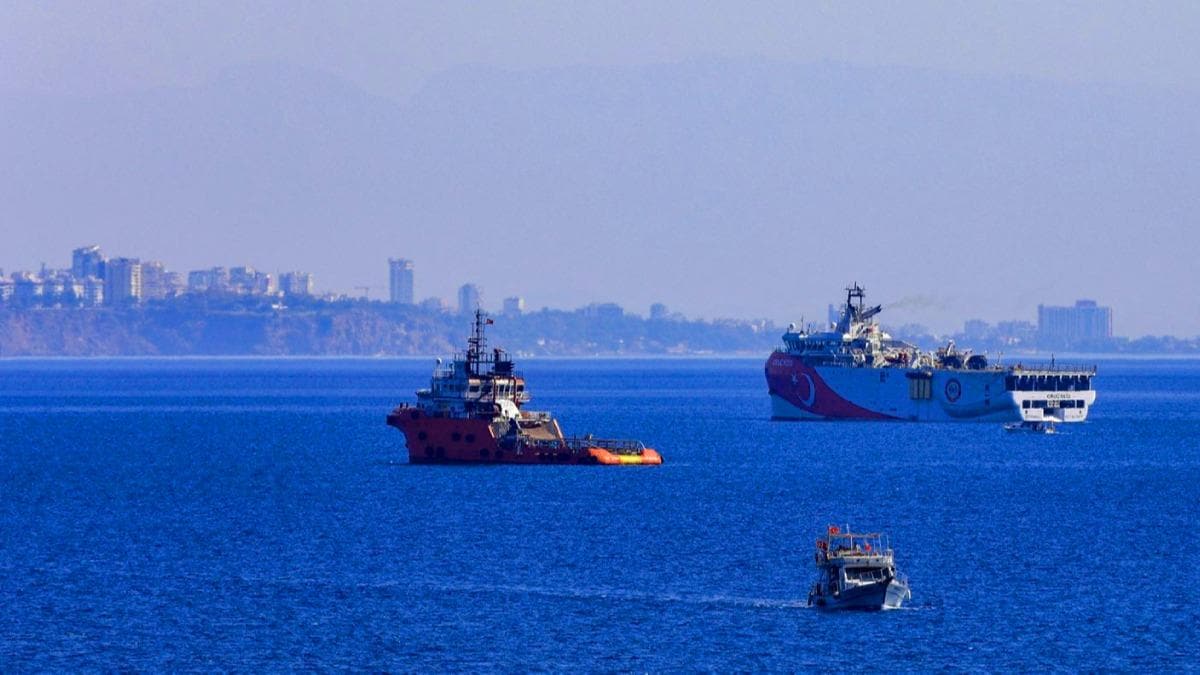 NAVTEX ilanlar sonras Oru Reis limandan ayrld