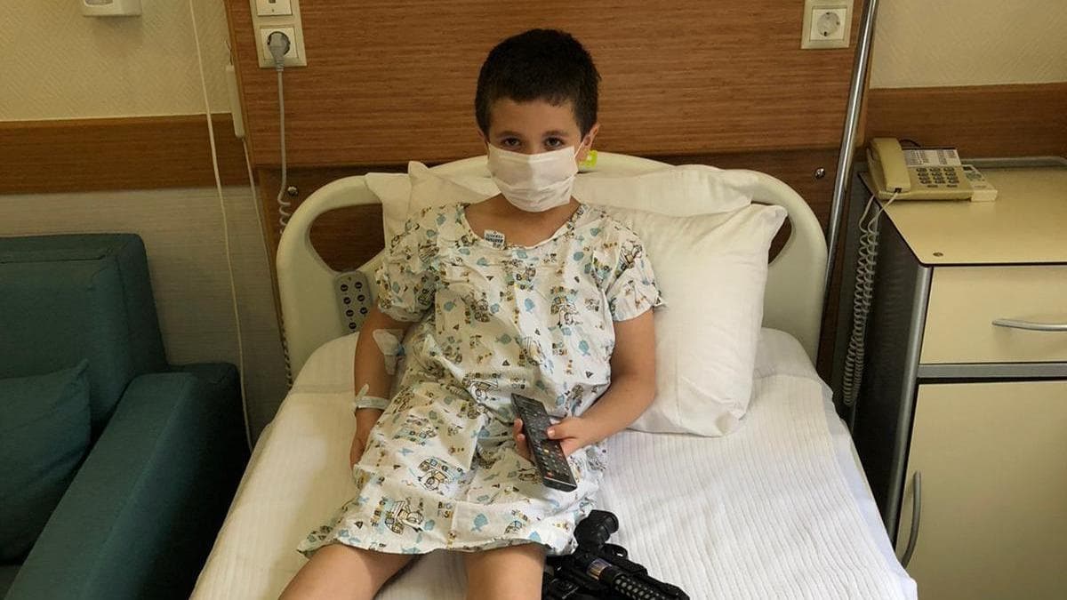 Korkun olay! 8 yandaki ocuk bademcik ameliyat sonras ld