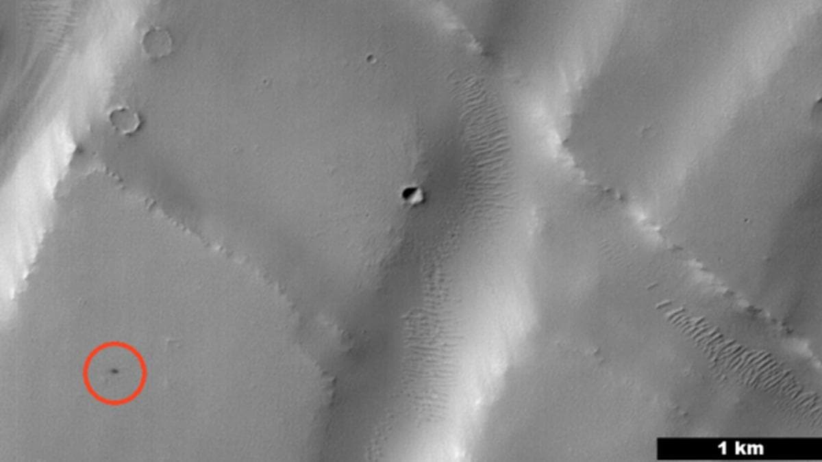 NASA, Mars'ta yapay zeka tarafndan kefedilen ilk kraterin grntlerini yaynlad