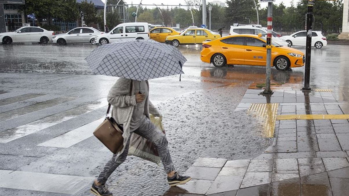 Bir uyar� da Ankara Valili�i'nden geldi: Kuvvetli sa�anak ve f�rt�naya dikkat!