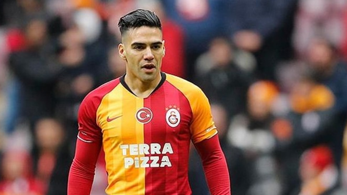 Falcao: Kariyerimin sonuna yakla�t���m�n fark�nday�m