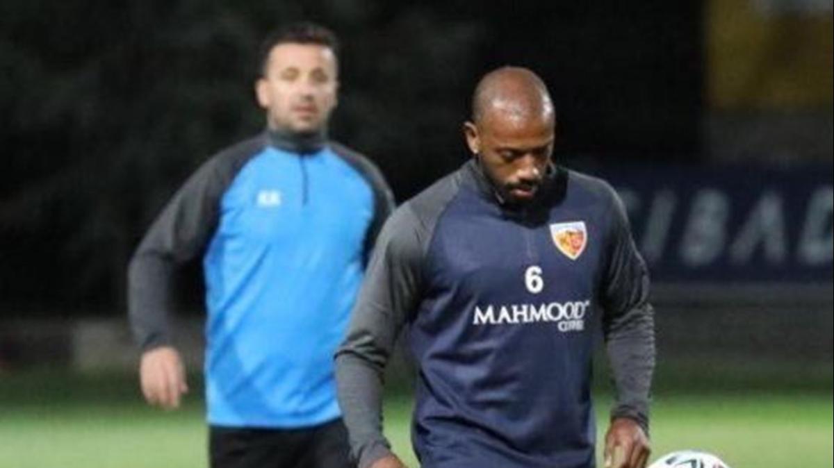 Kayserispor'da Manuel Fernandes ve Aziz Behich takma katld