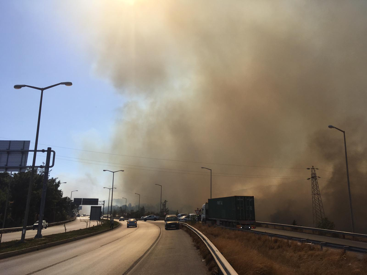 Hatay'da korkutan orman yang�n�