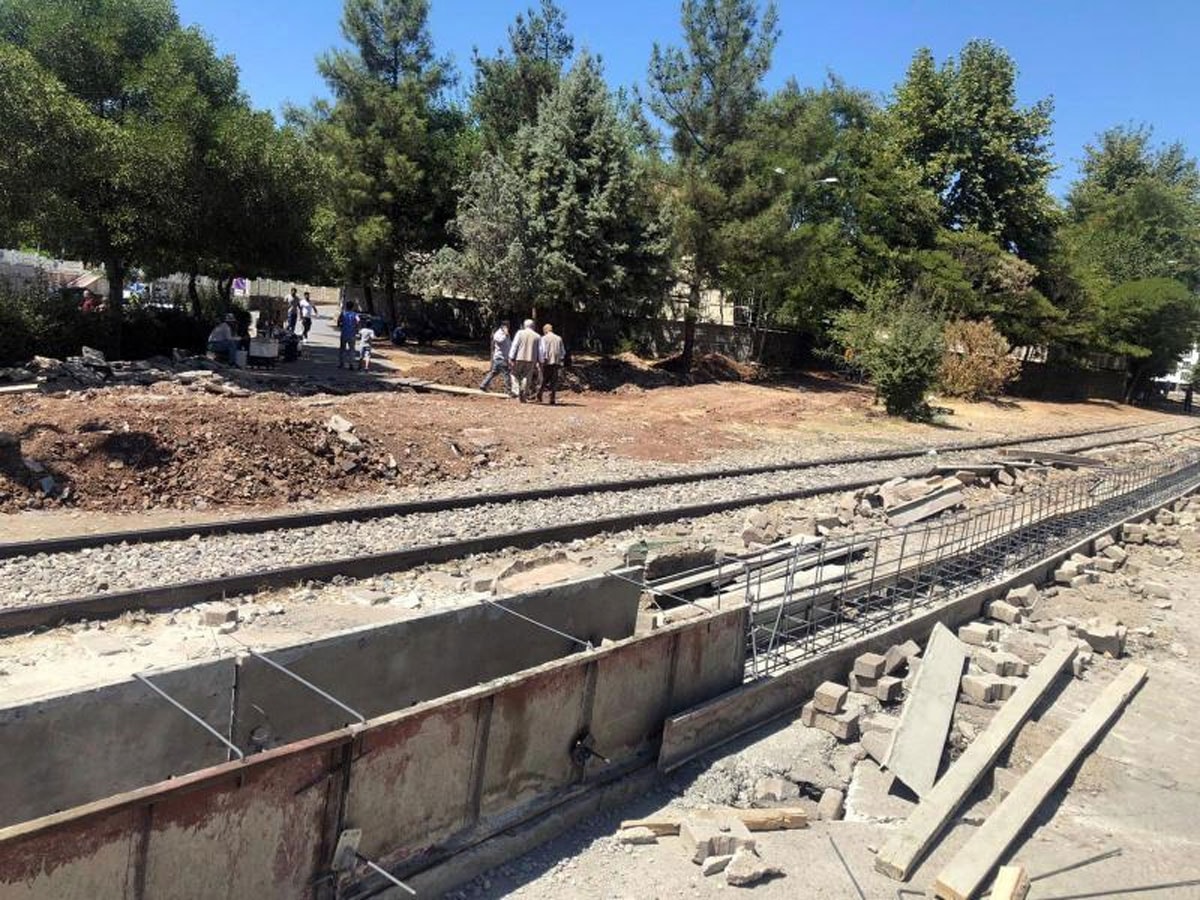 TCDD'den Diyarbak�r'da duvarla �ehrin ikiye b�l�nd��� iddialar�na yalanlama