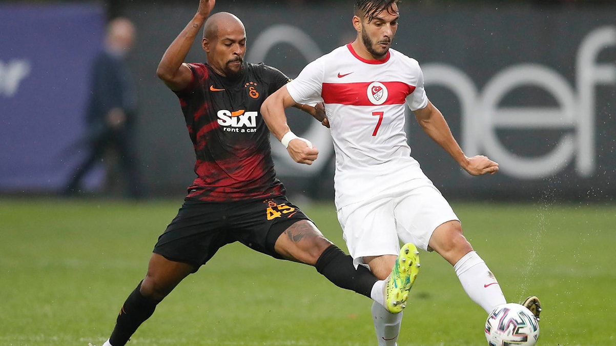 Milli oyuncuya tokat iddias�