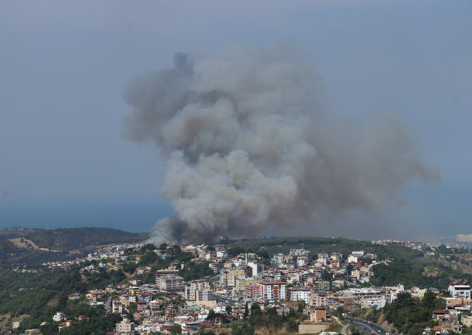 Hatay'daki yang�n s�nd�rme �al��malar� aral�ks�z s�r�yor