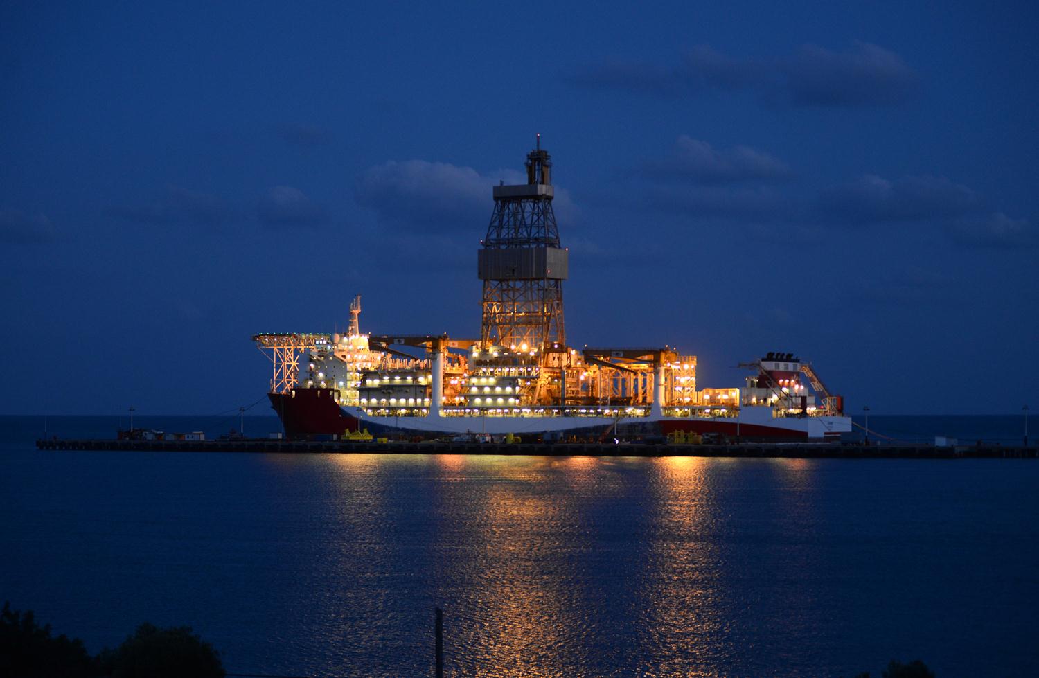 Kanuni sondaj gemisi �stanbul'a do�ru yola ��kt�