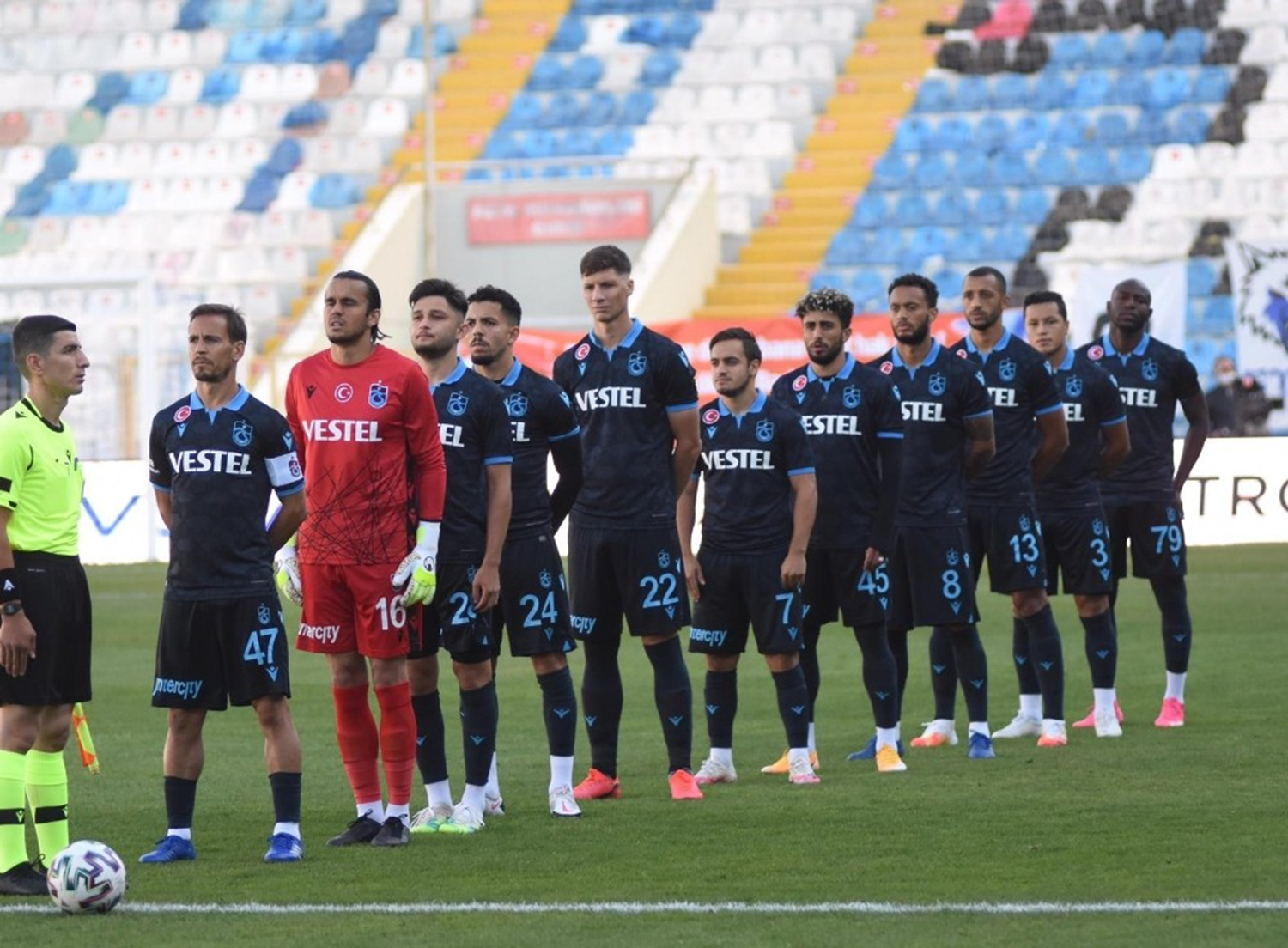 Eddie Newton, Trabzonspor'un iskeletini belirlemeye �al���yor