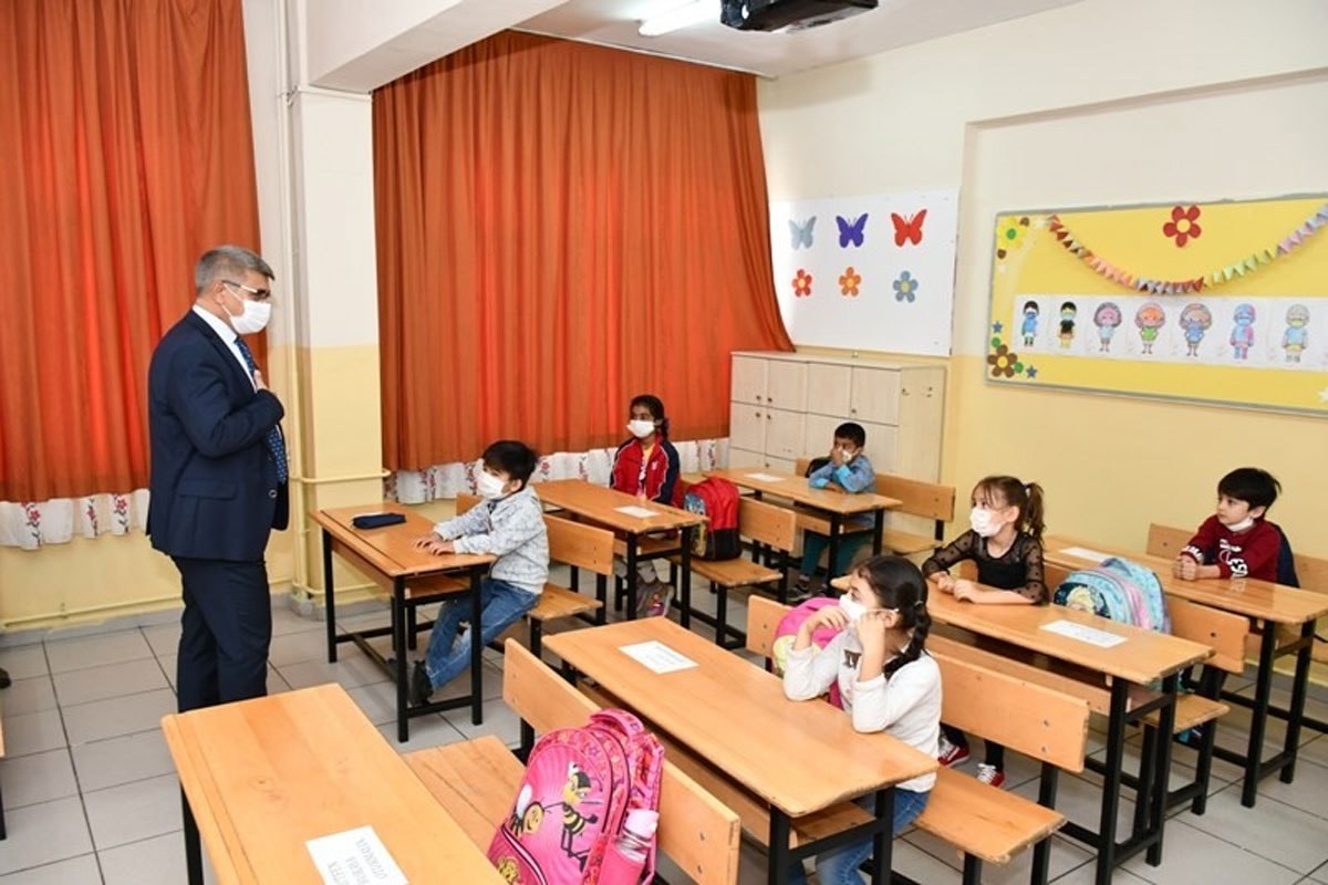 Y�z y�ze e�itime ge�i�te ikinci a�ama yar�n ba�l�yor