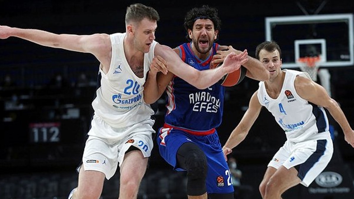 Zenit'te koronavir�s vakalar� art�yor