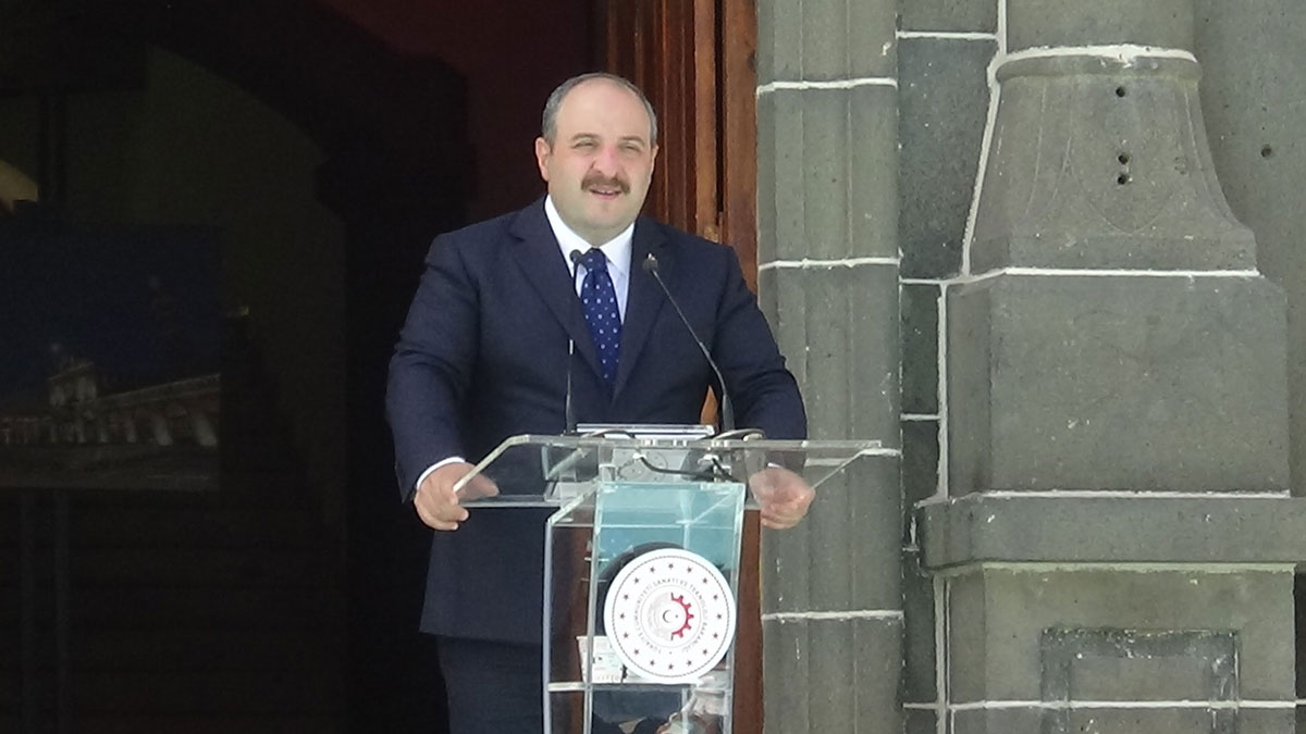 Bakan Varank: �lk 8 ayda, sabit yat�r�mlar ge�en seneye g�re y�zde 32 daha fazla