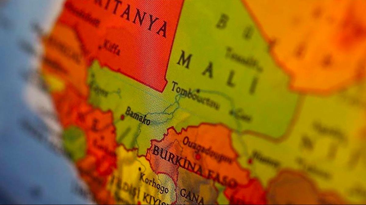 Bat Afrika Devletleri Ekonomik Topluluu, yaptrmlarn kaldrlmasndan sonra ilk kez Mali'de 