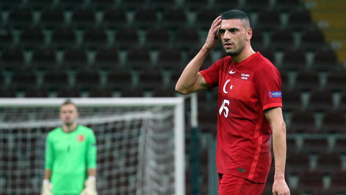 Merih Demiral: �zele�tiri yapmal�y�z