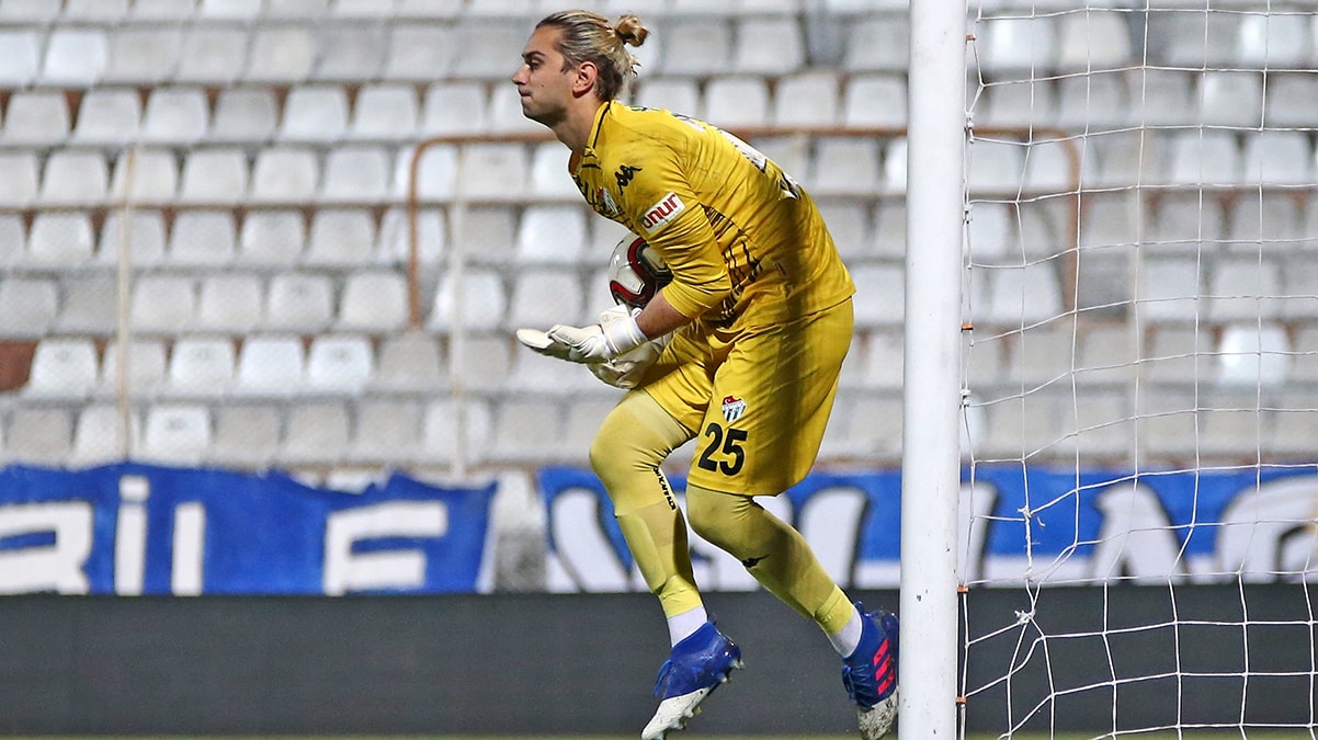 Bursaspor'dan giden kaleciler yedek kul�besine mahkum oluyor!