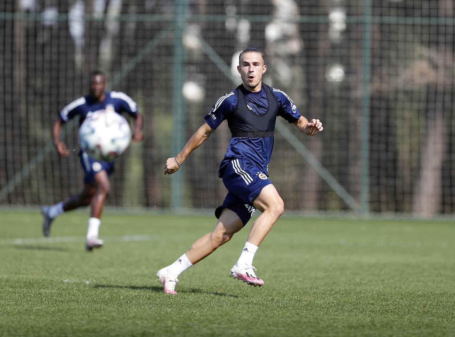 Fenerbah�e'de Pelkas ilk antrenman�na ��kt�