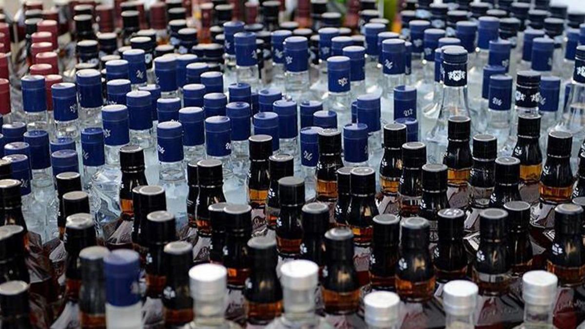 stanbul'da sahte alkol retimi yapanlara baskn: 5 bin 658 litre etil alkol yakaland