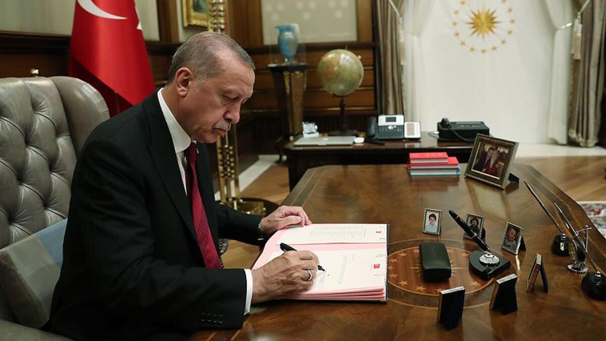 Ba�kan Erdo�an imzalad�: �� bakanl��a atama