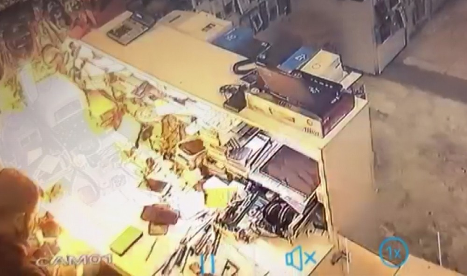 Facian�n e�i�inden d�n�ld�: �i�en cep telefonu bataryas� bomba gibi patlad�