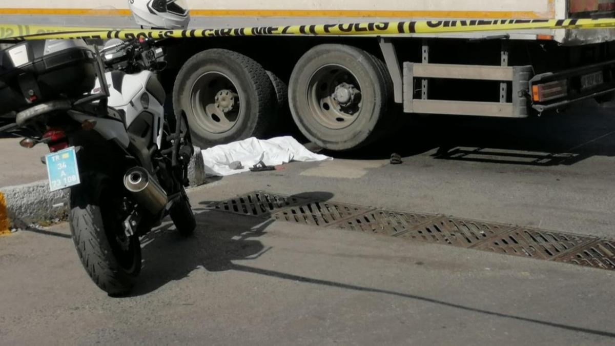 Kahreden kaza! Trafik klarnda cam silen ocuk kamyon altnda kalarak hayatn kaybetti