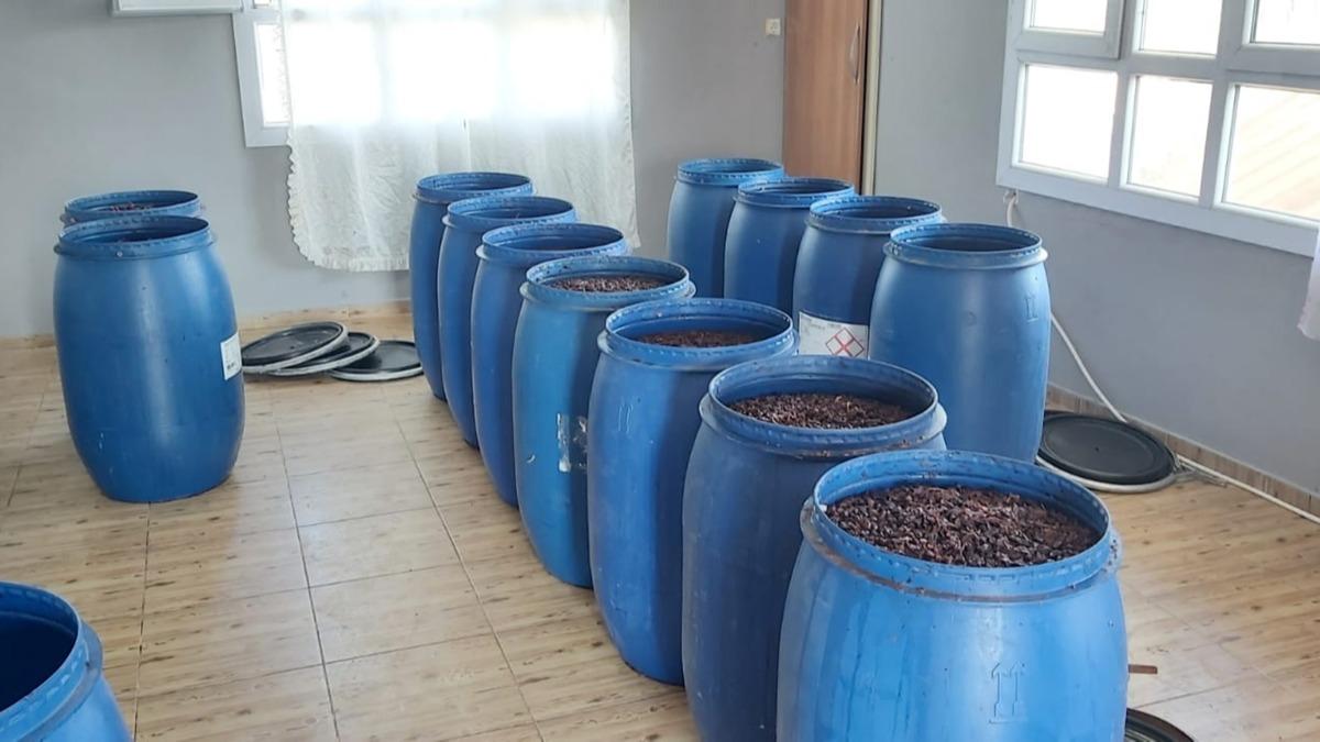 Adana'da sahte alkol operasyonu: 1585 litre ele geirildi