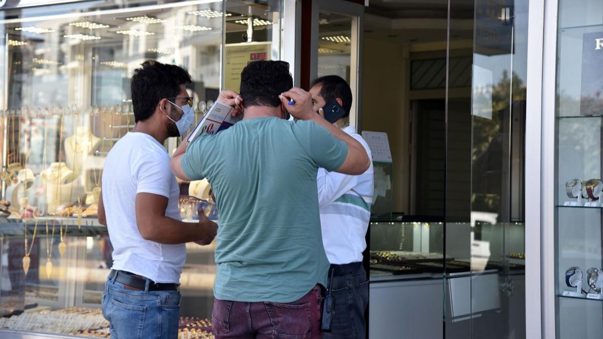 Antalya'da kuyumcu soygunu: 1 kilo altn alarak kat