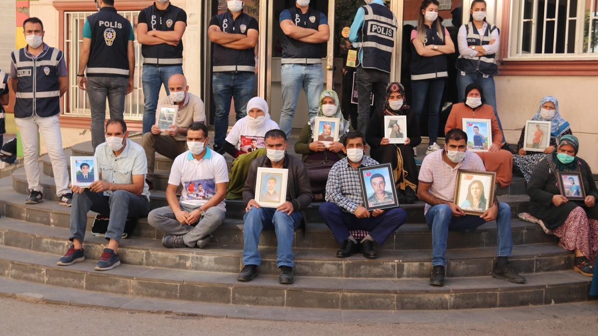 Diyarbakr anneleri evlatlarndan gelecek gzel haberleri beklemeye devam ediyor