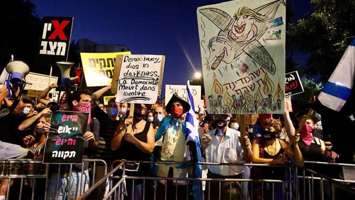 Netanyahu kart gsteriler! srail'de halk sokaklara dkld