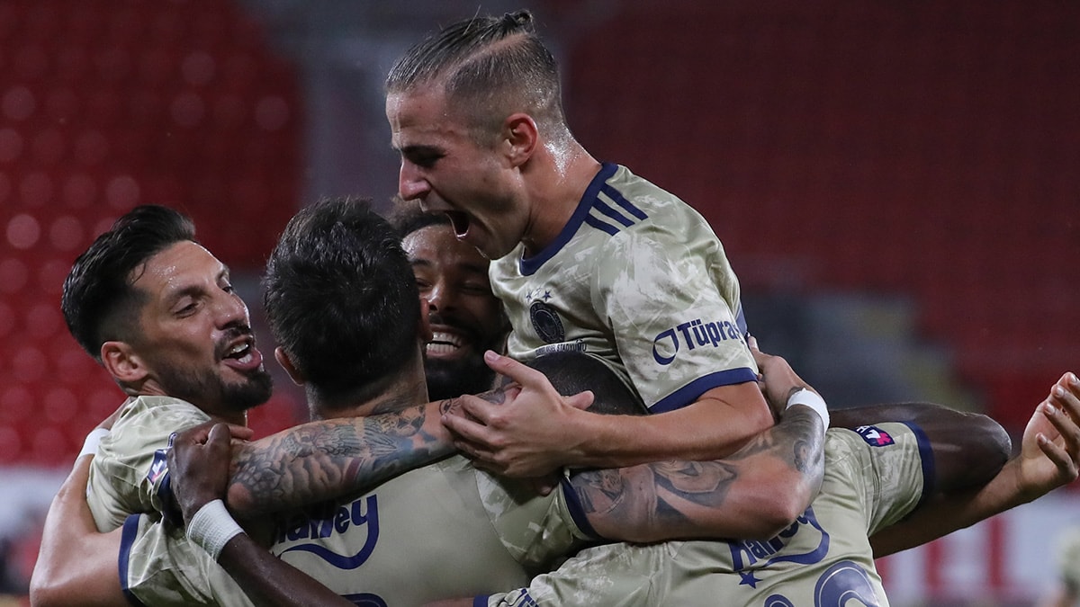 Dimitrios Pelkas Fenerbah�e tarihine ge�ti