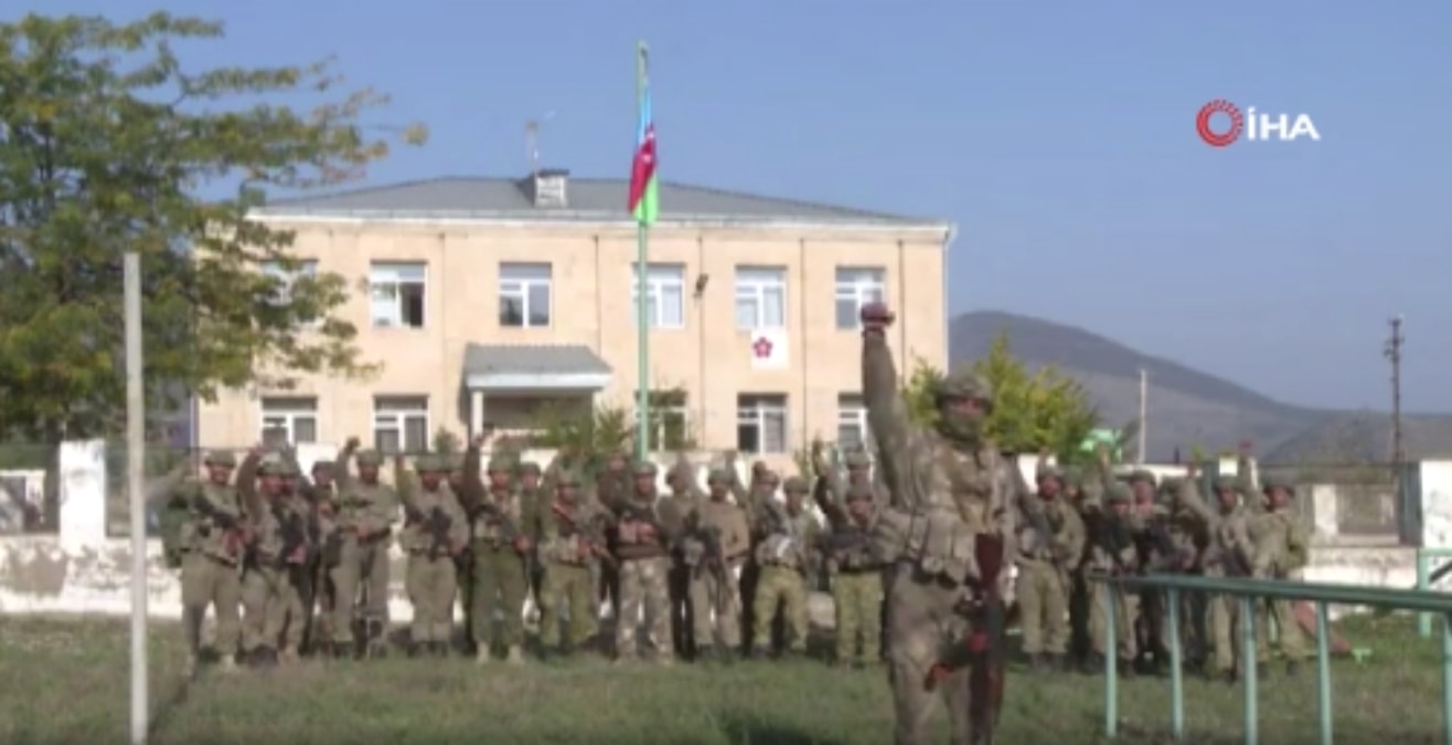 Bir zafer daha! ��galden kurtar�lan Zengilan'a Azerbaycan bayra�� dikildi
