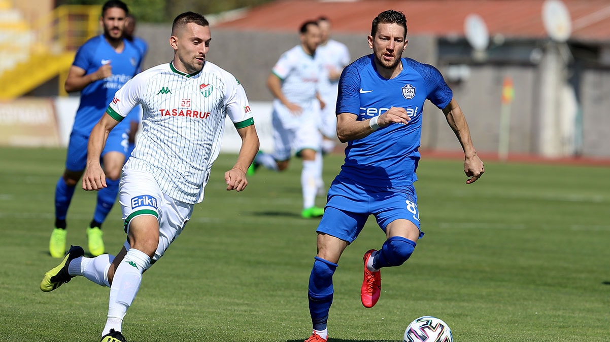 Bursaspor'da Burak Alt�parmak'tan b�y�k �zveri