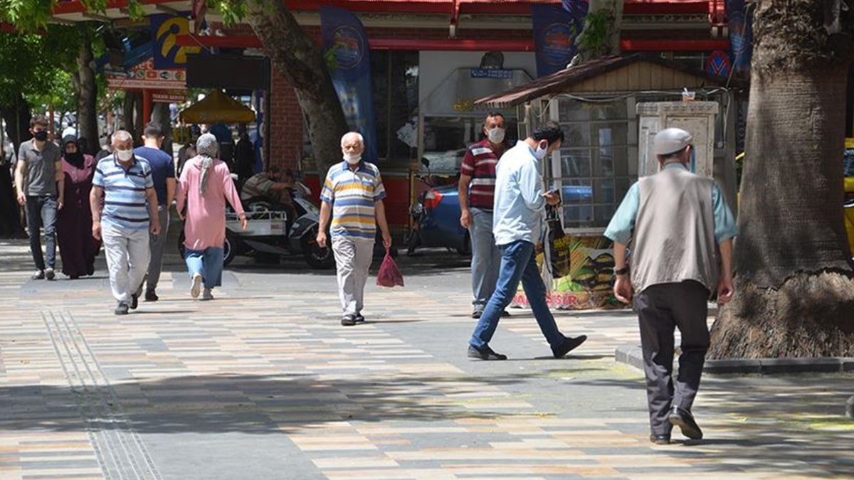 Kahramanmara�'ta 65 ya� �st�ne yeni k�s�tlama