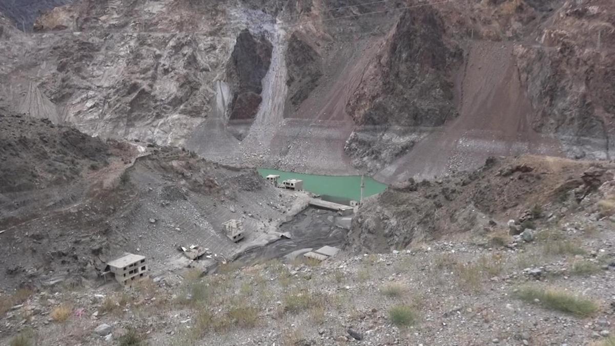 Artvin'de barajlardaki sular ekildi; yerleim yerleri ortaya kt