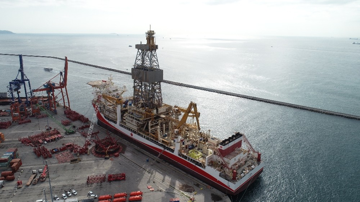 Kanuni sondaj gemisinin platform s�k�m �al��malar� ba�lad�