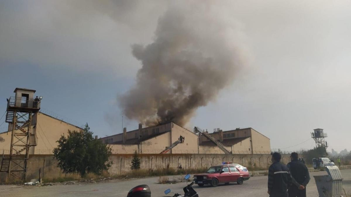 Ktahya Cezaevi'nde yangn: ok sayda itfaiye arac olay yerine sevk edildi