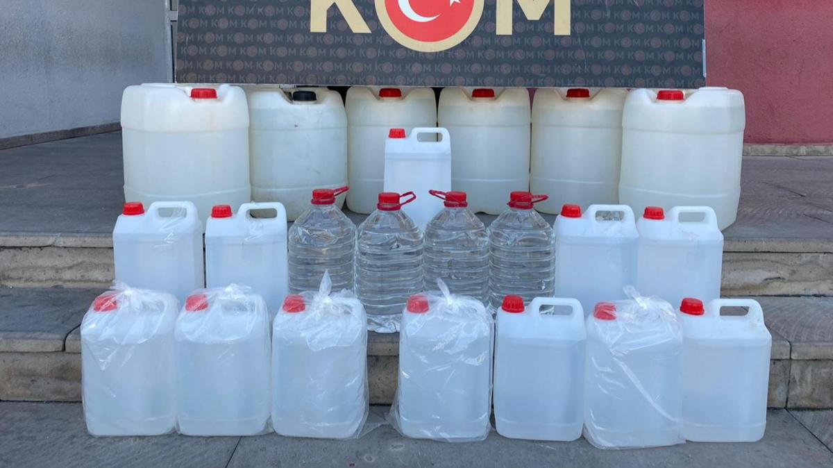 Adana'da sahte alkol imalathanesine baskn: 800 litre sahte iki yakaland