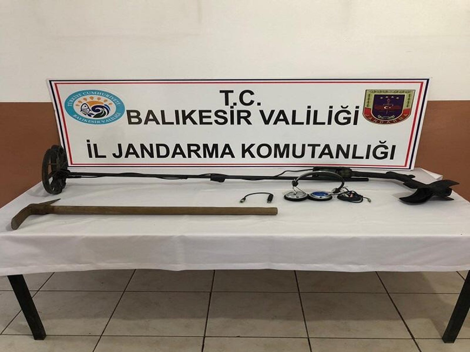 Bal�kesir'de ka�ak kaz� operasyonu