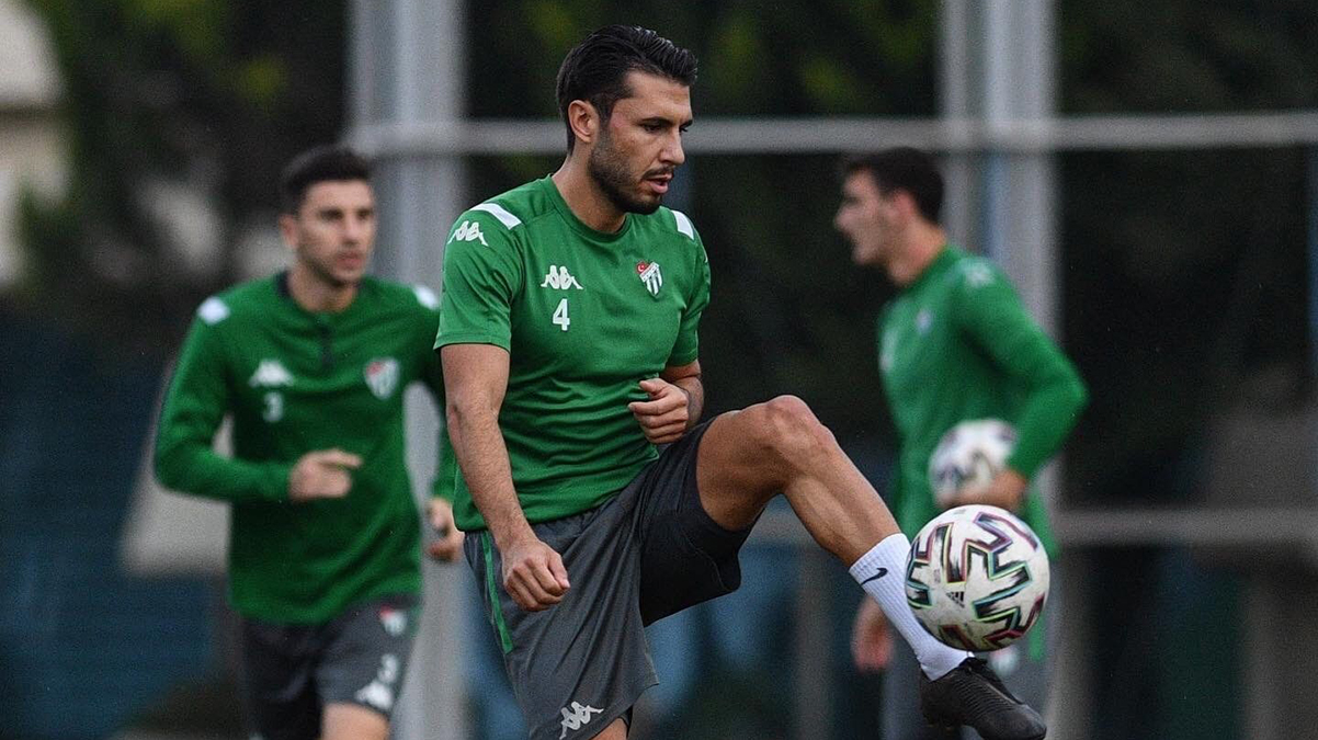Bursaspor'da C�neyt K�z belirsizli�i