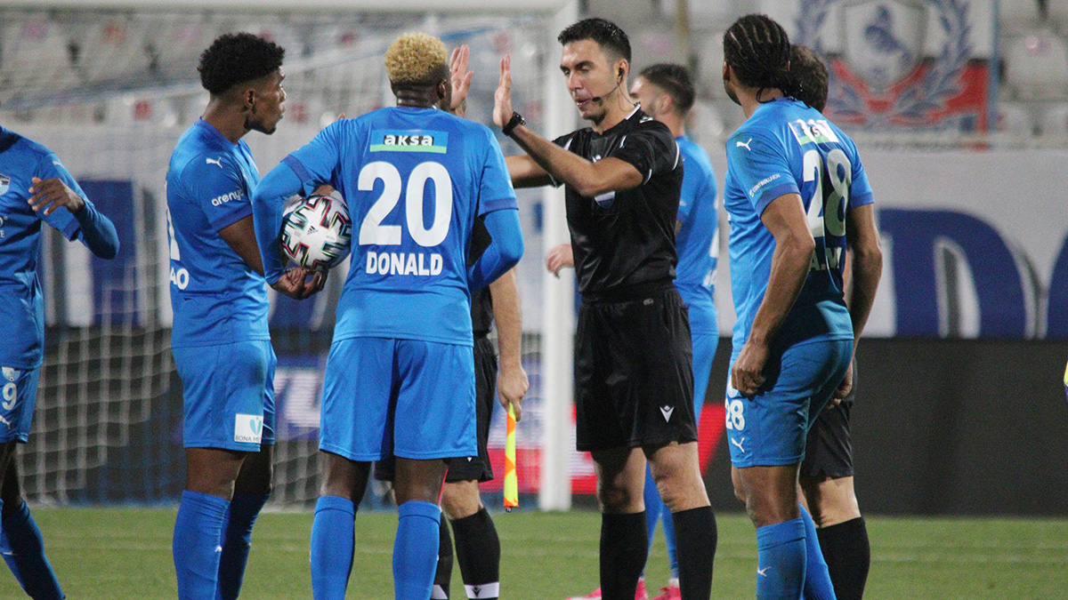 Erman Toro�lu: 90+'da Erzurum'un penalt�s� verilmedi!