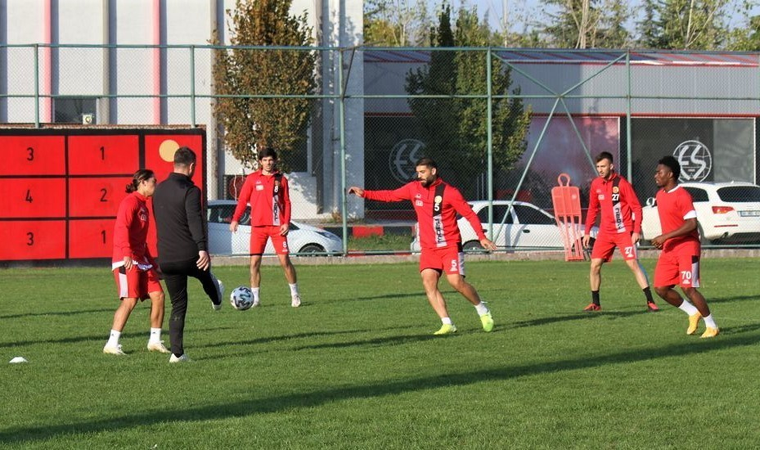 Eski�ehirspor, �stanbulspor ma��na haz�rlan�yor